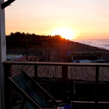 Black Sand Beachhouse Monterrico Eksteriør bilde