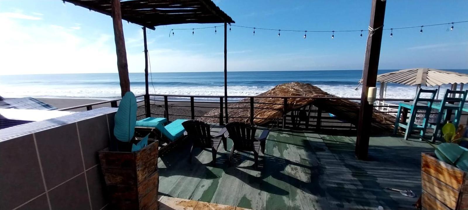 Black Sand Beachhouse Monterrico Eksteriør bilde
