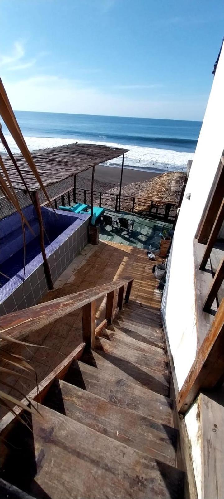 Black Sand Beachhouse Monterrico Eksteriør bilde